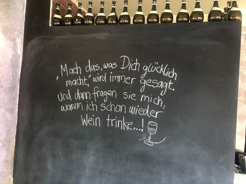 Kreidetafel: „Mach das, was Dich glücklich macht …“